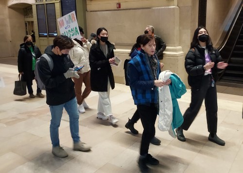 fuckyeahmarxismleninism:New York City: Emergency news conference and picket inside Grand Central Sta