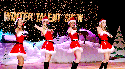 jenniferslawrence:  ♪ Jingle bell, jingle bell, jingle bell rockJingle bells swing
