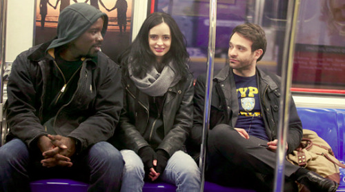 hybridlantern1701:  netflixdefenders:   Mike Colter, Krysten Ritter, Charlie Cox filming Marvel’s ‘The Defenders’ on February 10, 2017 in New York City.  Can’t wait for The Defenders!!