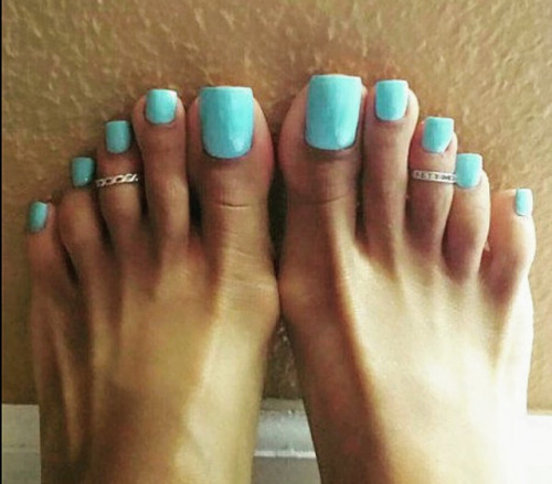 The Love of Female Feet & Toes