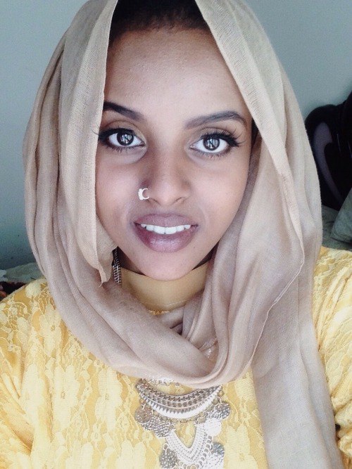 mygayisshowing:  tonights:  happy eid!! ✨   are you a princess 