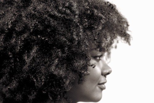 monaceaseeverything:“Vibe-rant Naturalista”  Photographer:ayosavage  Model: monaceaseeverything