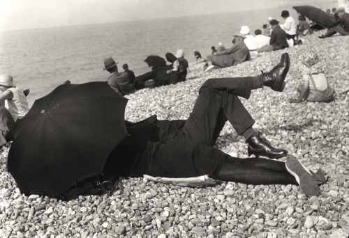 metal-knife: Henri Cartier-Bresson, Dieppe, France, 1926