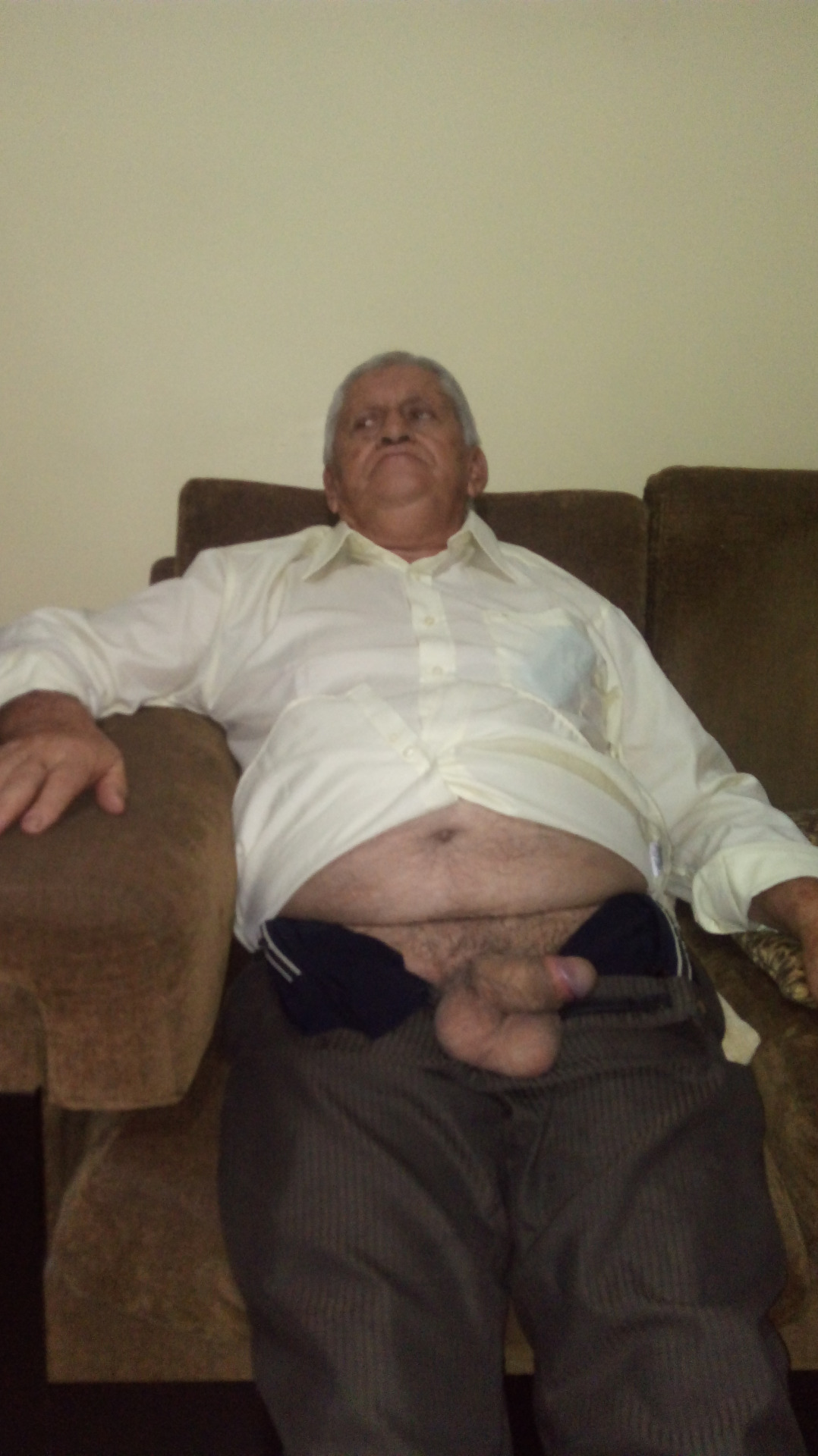 medaspene22:  silverbadbear:Nice grandpa  Muy rico