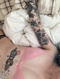 Myloveofchicksandtats