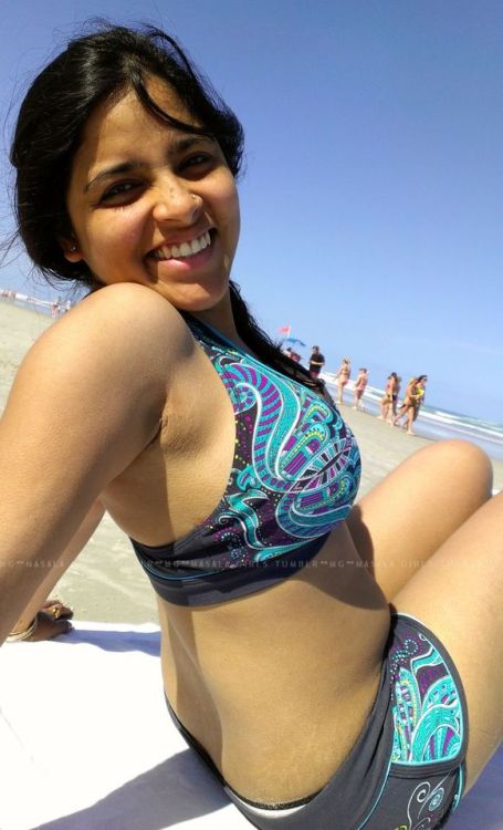 masalagirls:  A cutie that has a perfect smile and a hubby who wants to show her off - Right combination to be a masalagirl