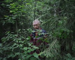 dem-dreads:  Compelling Portraits of People Who Live Alone in the Forest 