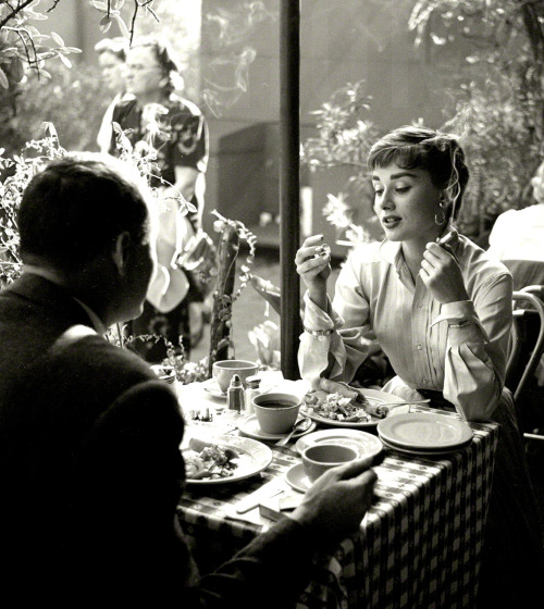 theniftyfifties:  Audrey Hepburn out for dinner in Mexico, 1953 . Photo by Earl Theisen for Look magazine.  