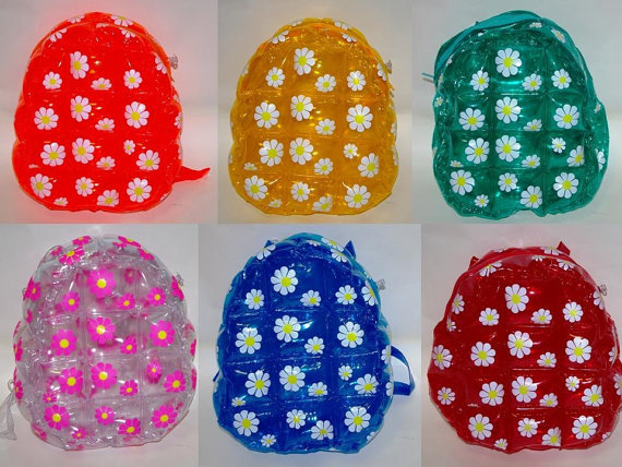 littlealienproducts:  Daisy Pattern Inflatable Bubblebag // $19