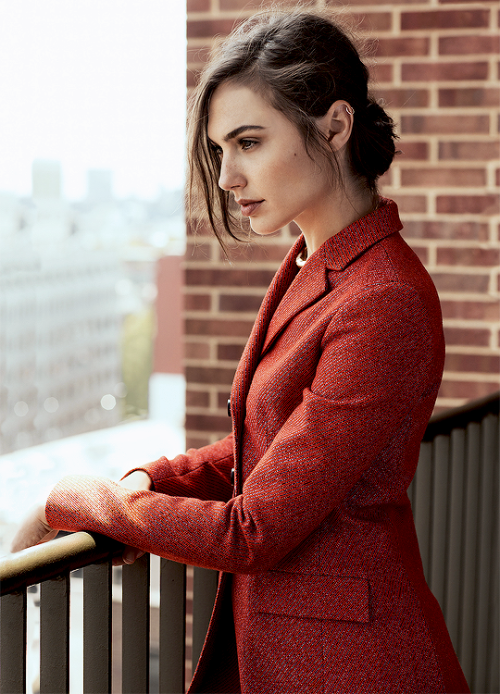 galgadotsource - Gal Gadot© Clarke Tolton // Marie Claire.