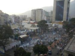 chocotaur:  Pictures of protests in Venezuela over the fraudulent results of yesterday’ elections. The results, giving Chavez’ appointed heir Maduro 7.5 million (50.6%) votes vs. Capriles 7.2 (49.2%) leaves the country strongly polarized, but more