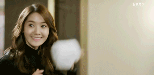 yoonyultv:  [Prime Minister & I Gif] Yoona is so excited to put in a new roll of toilet paper.