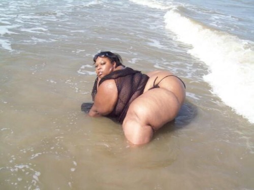 underyourbutt:  sexy as hell  So damn sexy. I need to find this beach