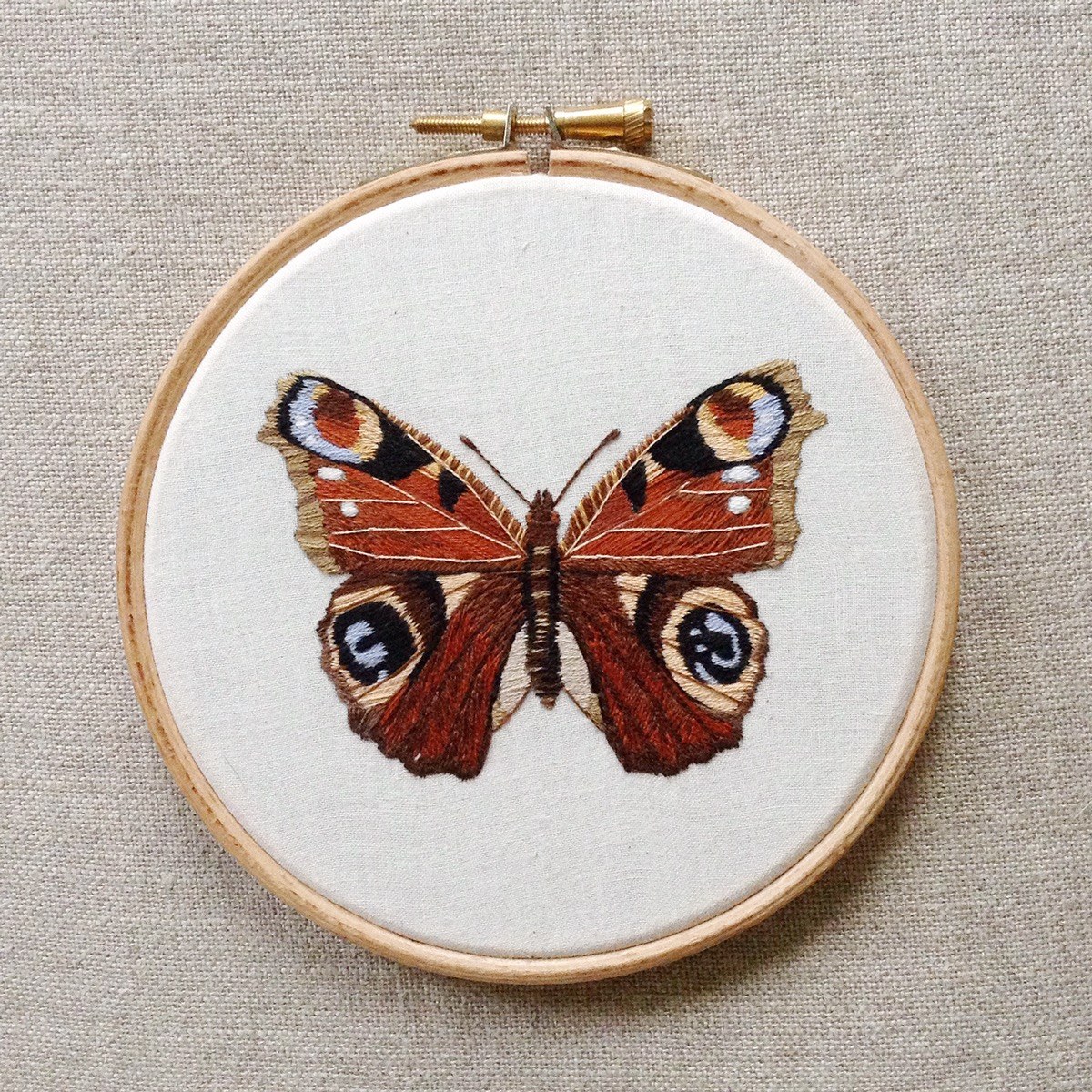 culturenlifestyle:  Delicate Nature and Animal Embroidery by Emillie Ferris  UK