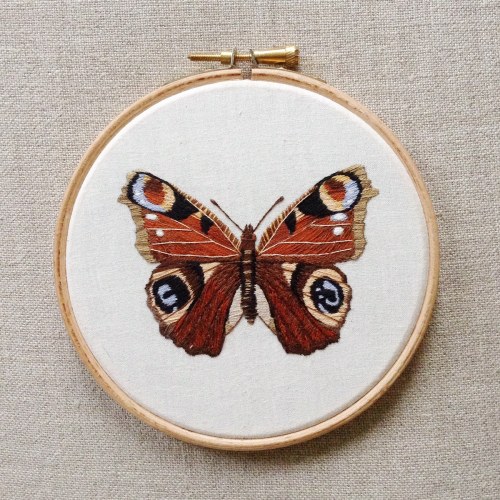 culturenlifestyle: Delicate Nature and Animal Embroidery by Emillie Ferris  UK artist 