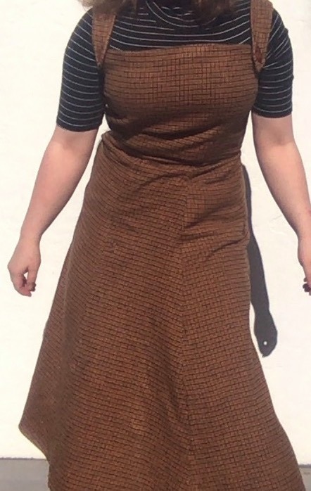 soul-hammer:Autumn Sewing Projects: Favorite DressThe brown dress is my favorite! It has pockets in 