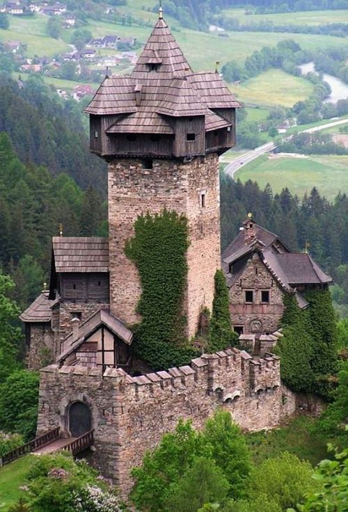 bonitavista: Falkenstein Castle, Austria  photo via emeterio