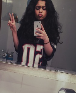 a-nxiete:  When you look like you belong in the jungle.  (Wearing bae’s jersey ‘cause I’m cute af).  😍😍😍