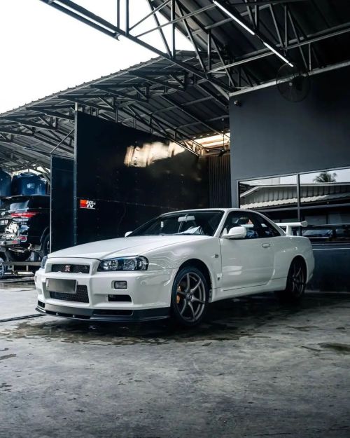 Porn photo untouchvbles:  Nissan Skyline V-Spec (R34)