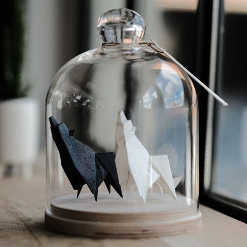 culturenlifestyle: Elegant Origami Sculptures by Floriane Touitou Parisian boutique FlorigamiShop features stunning and elegant animal origami sculptures by artist Floriane Touitou. Since 2014, Touitou has been constructing handmade unicorns, dragons,