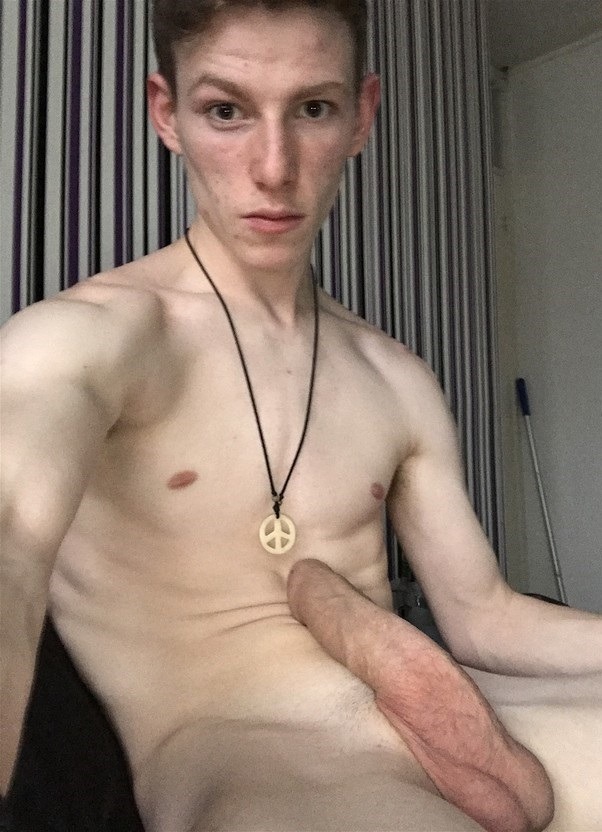 Hy I'm Dominik I'm back now! KIK: sweetdomi19