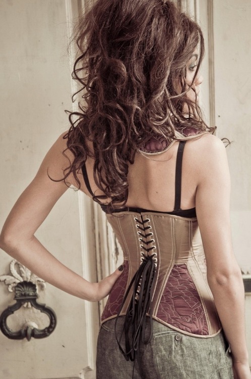 sexy-in-corset:  Corset