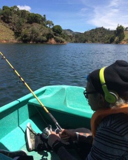 We went fishing and saw a bunch of celeb’s fincas including James a soccer player from Colombia’s National team.  #fishing #captaincolombia #famousfincas #Guatape #fishingseason2017  #fishingfortrout  #Colombia #SouthAmerica #🇨🇴 #lost #lostnachos