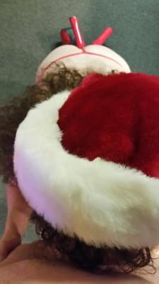 reneelynn4u:  Who wants their Christmas blowjob?