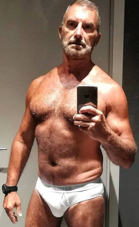 dads-in-briefs:  WOOF, Yessir!