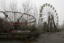 truecrimefiend:  The abandoned city of Pripyat, Ukraine. 