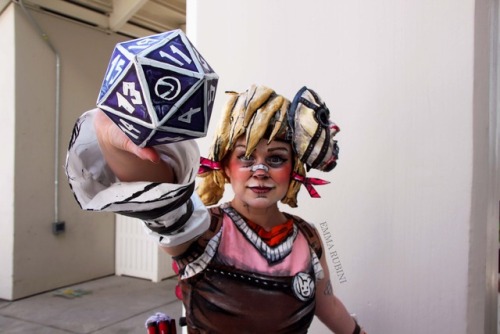 “POP! Goes the bandit!”It had been ages since I got photos of my Tiny Tina cosplay, so I made sure t