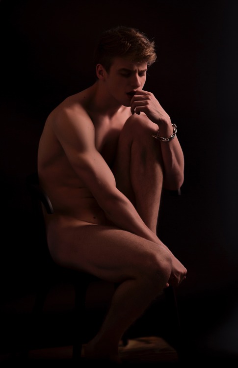 nudemalegene:  Renan Corbani   by  Arno Roca    Source: btchs.com.br 
