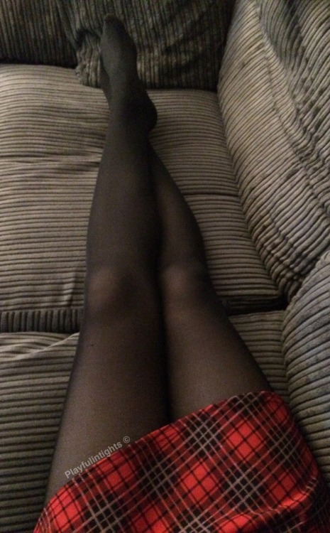 playfulintights: Chillaxing !