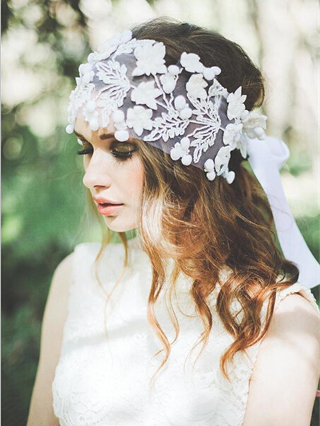 yourcocomelody: Never leave any regret on your big day. Pick the fancy hair accessories to highlight