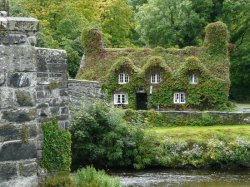 brigantias-isles:  Tu Hwnt i’r Bont, Llanrwst, North Wales  