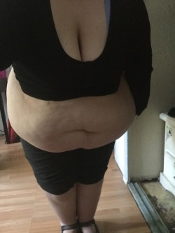 cute-fattie:  does this angle make me look fat    ♡ wishlist ♡    