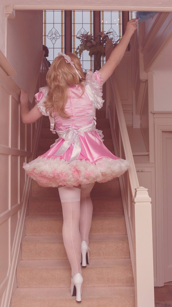 milly-aubrey-mommy:  Life at Mommy Milly’s Mansion….A sissy maid doing her daily
