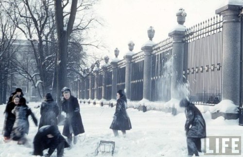 sovietpostcards:Children in Leningrad (1950s)