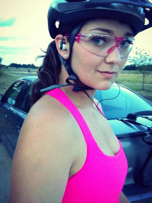 nikkisheis: Reunited and it feels so good! First time back on my bike in a while. I’ve been working