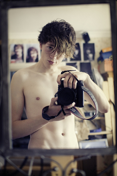 hyperflux:  Follow hyperflux: An artistic appreciation of the male form.