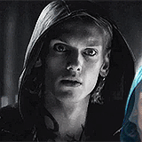  Jace Wayland fangirl challenge; [2/10] male characters: Jace Wayland/Lightwood/Herondale     