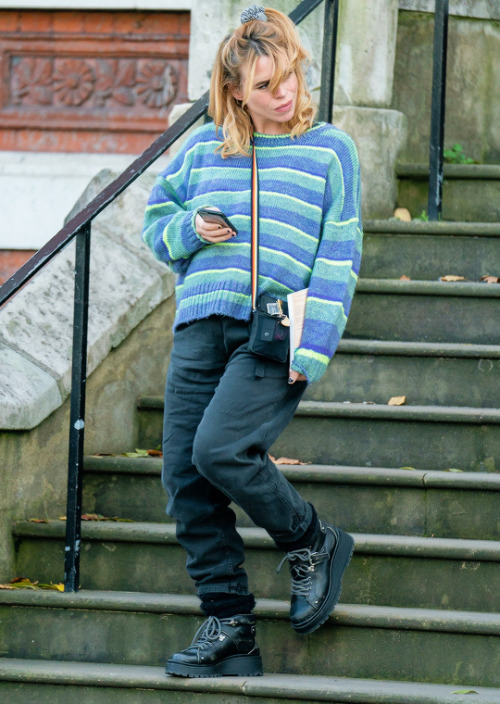 bpiperphotos:Billie Piper out and about in London (08.11.18)