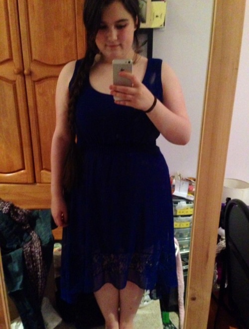 crissletoe:Bought a dress for the Christmas dancewell hello there ;)