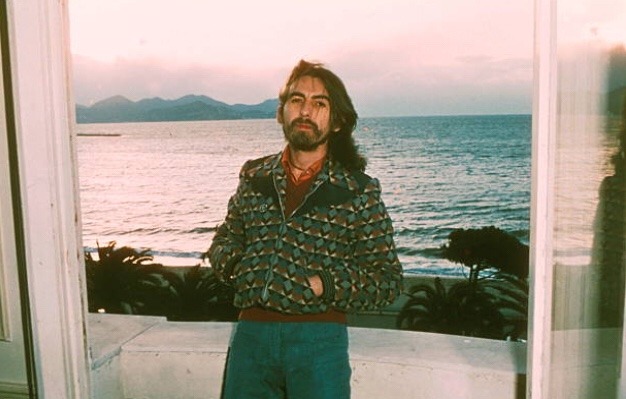 goo-goo-gjoob-goo-goo: George Harrison, 1976.  Photo by Michael Putland 