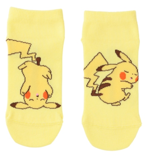 Pokemon “Lie down” collection, released June 2021   Ankle socks– 440 yenHair turban– 1,4