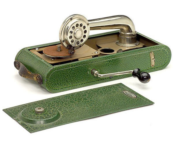 design-is-fine:  Thorens Excelda “Sprechapparat” / portable phonograph, 1934-1947.