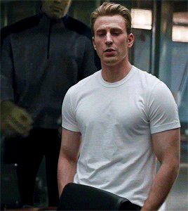 trick-photography1:natasharoomanoff:Steve serving looks in Avengers: Endgame Ok - I have to add some