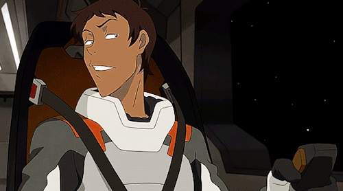 thesearchingastronaut: shitpilot: lance + pretending like he knows what he’s doing during the 