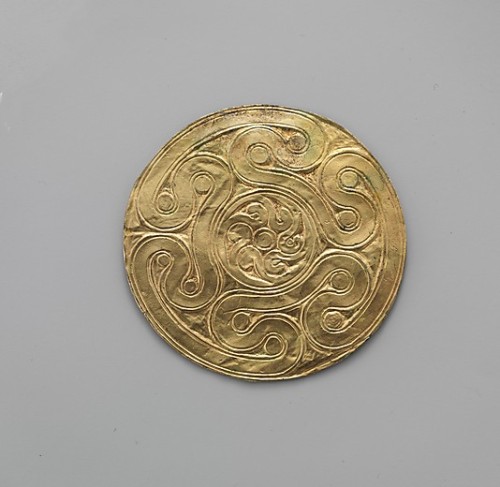 bronze-age-aegean:Reproduction of golden disks found in Shaft Grave III, in Grave Circle A, Mycenae.