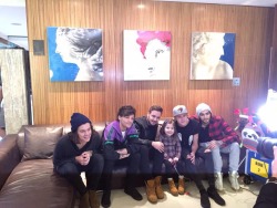 direct-news:  @RaysofSunshine: A very special outing from hospital for an amazing little girl thank u @onedirection for making Effy smile today! 